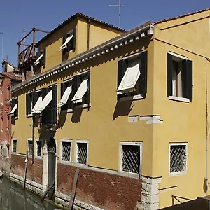 https://bb-al-palazzetto-venice.hotelinveneto.com